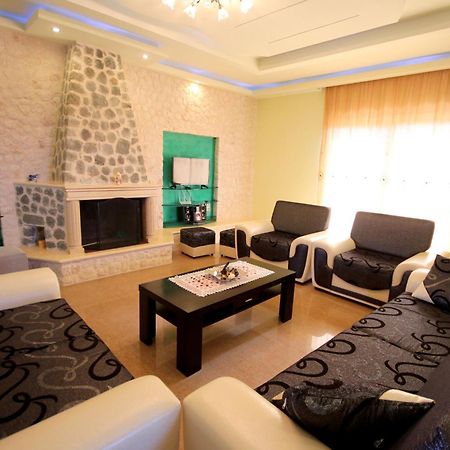 Mihal Suites Саранда Екстер'єр фото