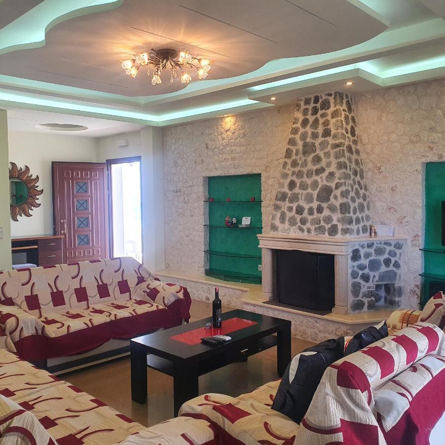Mihal Suites Саранда Екстер'єр фото