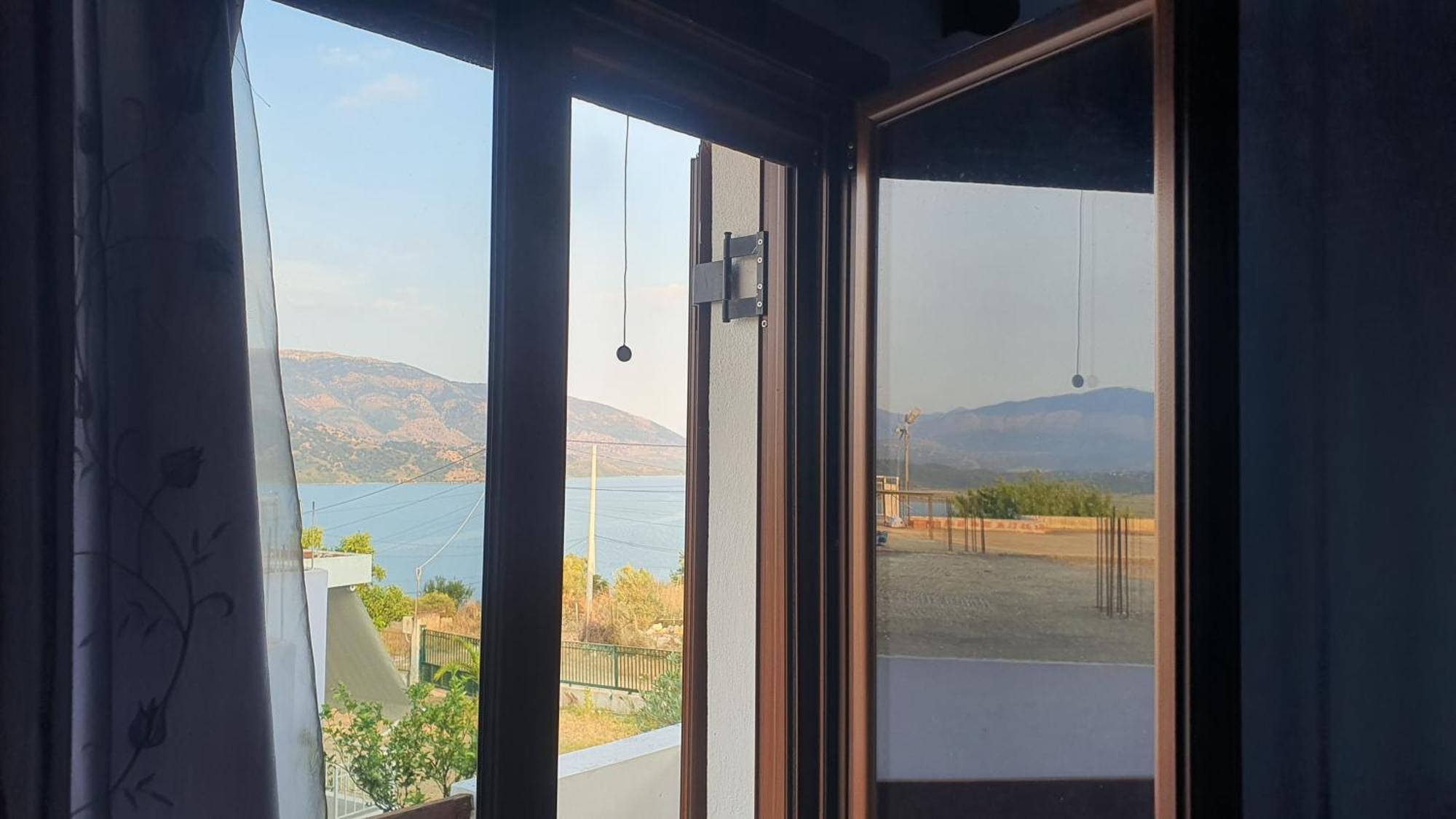 Mihal Suites Саранда Екстер'єр фото