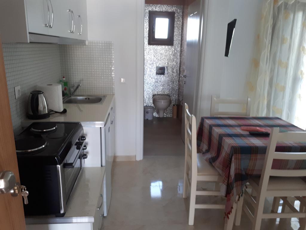 Mihal Suites Саранда Екстер'єр фото