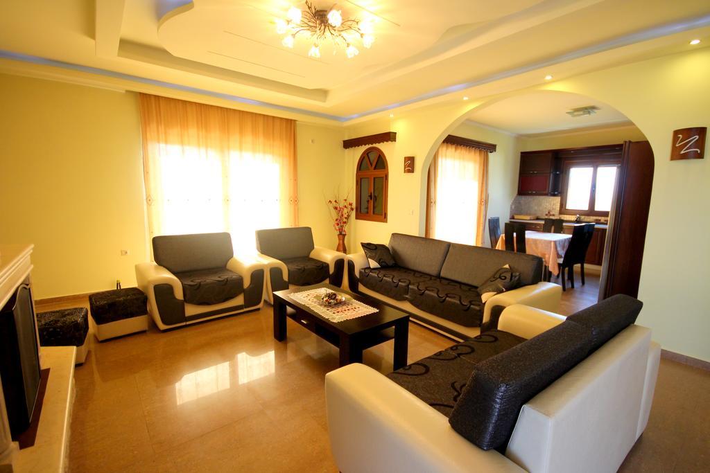 Mihal Suites Саранда Екстер'єр фото