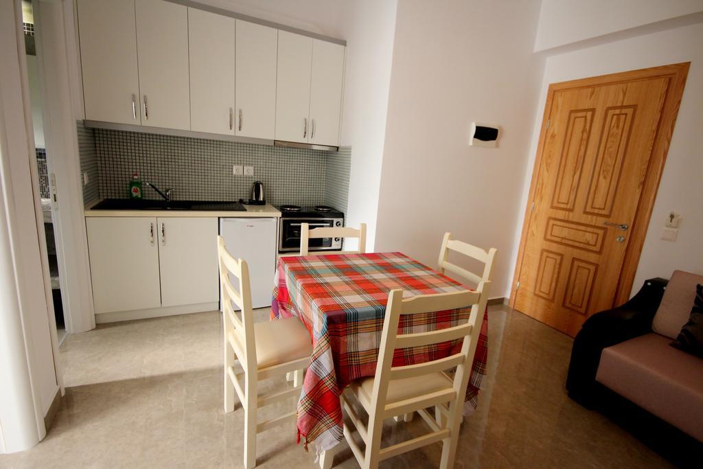 Mihal Suites Саранда Екстер'єр фото